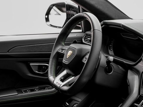 Used 2021 Lamborghini Urus AWD/4WD image 13
