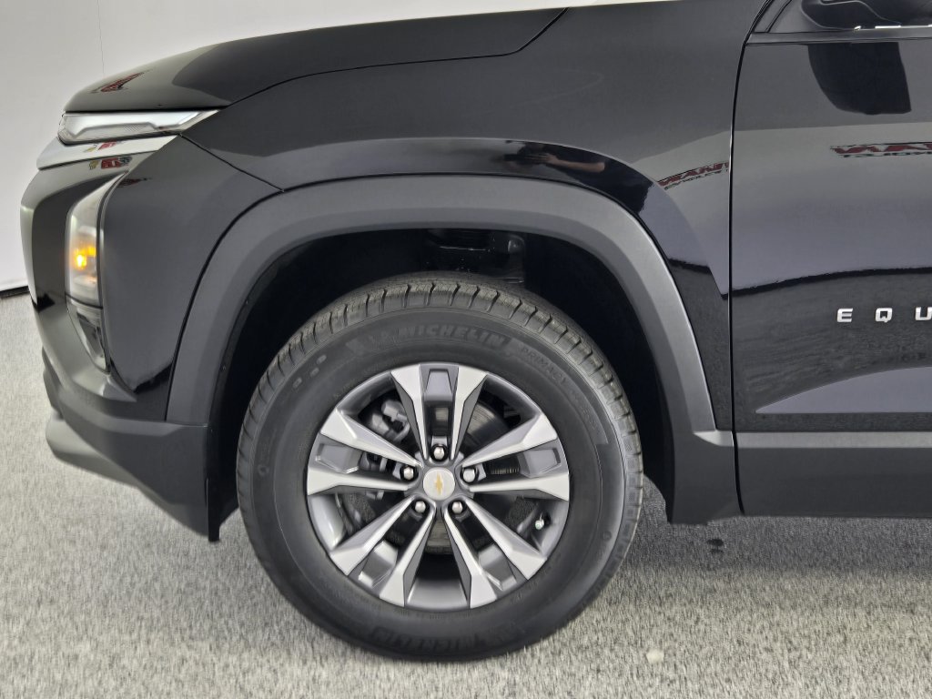 New 2026 Chevrolet Equinox LT w/ Convenience Package II AWD/4WD image 9
