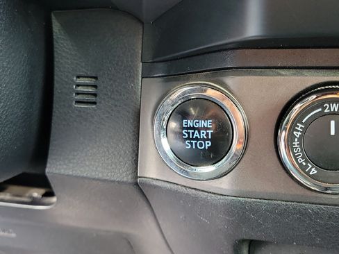 Used 2022 Toyota Tacoma TRD Sport AWD/4WD image 28