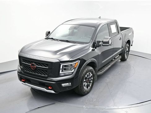 Used 2024 Nissan Titan PRO-4X w/ Pro-4x Convenience Package AWD/4WD image 19