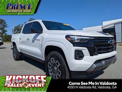 Used 2024 Chevrolet Colorado Z71 w/ Z71 Convenience Package 2