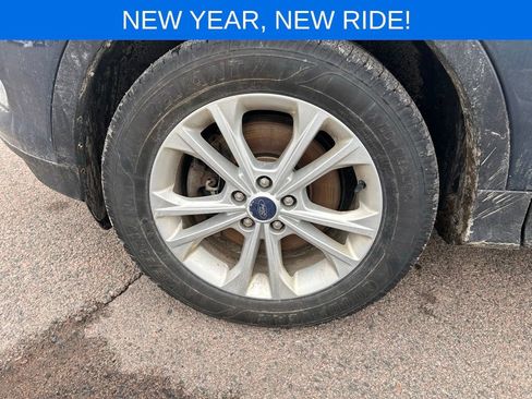 Used 2019 Ford Escape SEL image 21