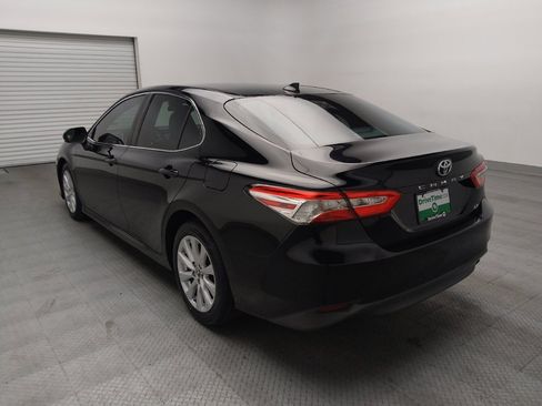 Used 2019 Toyota Camry LE FWD image 5