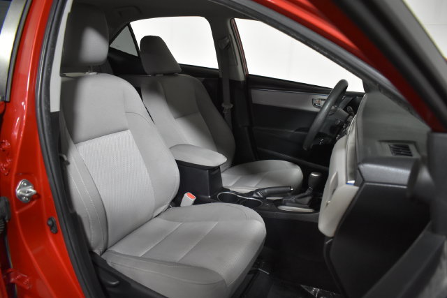 Used 2014 Toyota Corolla LE FWD image 29