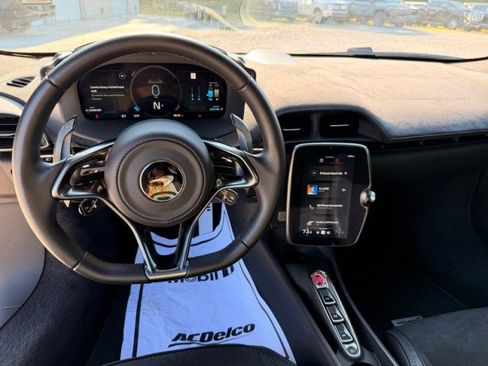 Used 2023 McLaren Artura RWD image 15