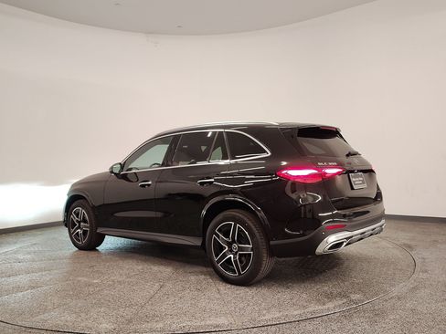 Used 2026 Mercedes-Benz GLC 300 image 3