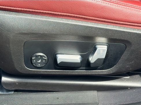 Used 2023 BMW 330i Sedan w/ M Sport Package RWD image 24
