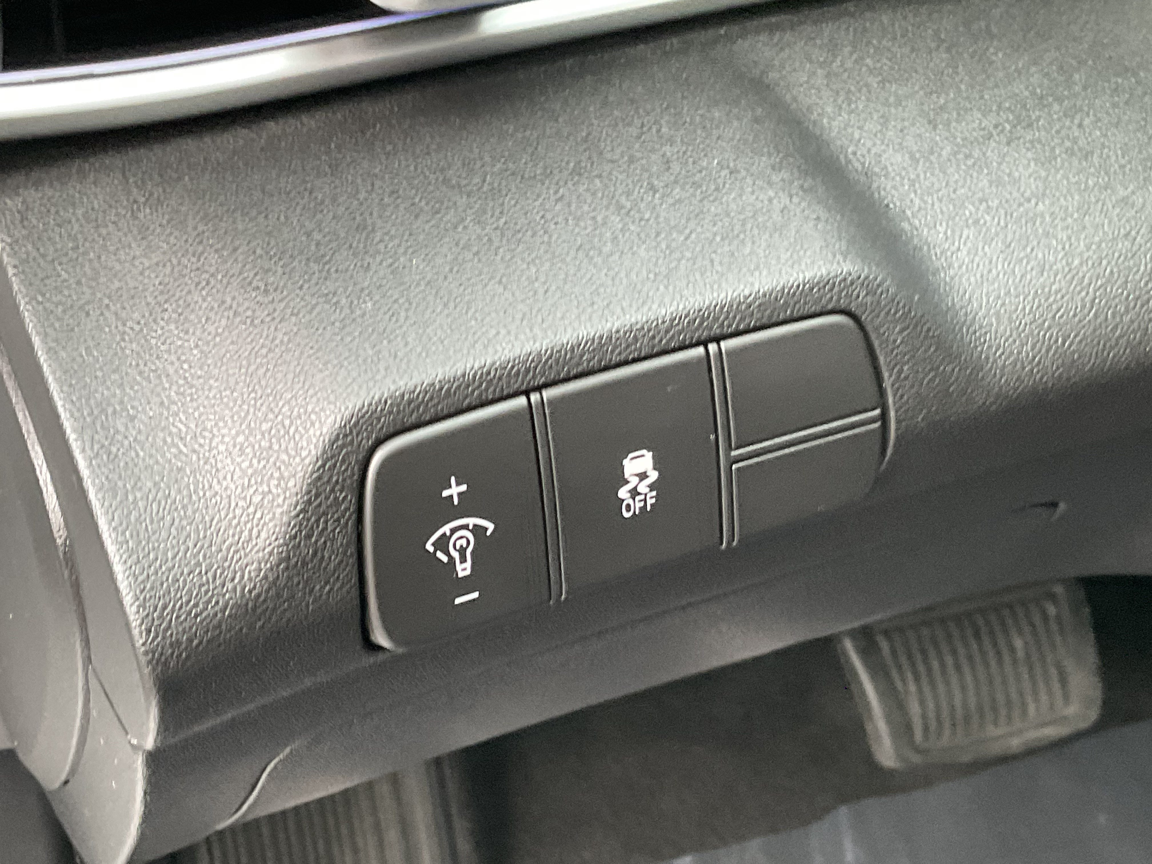 Used 2025 Hyundai Elantra SEL FWD image 27