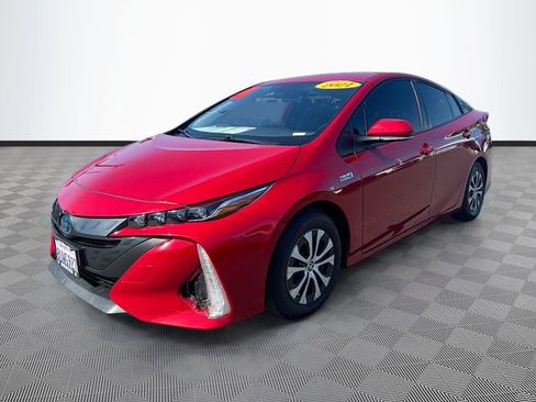 Used 2021 Toyota Prius Prime XLE image 3