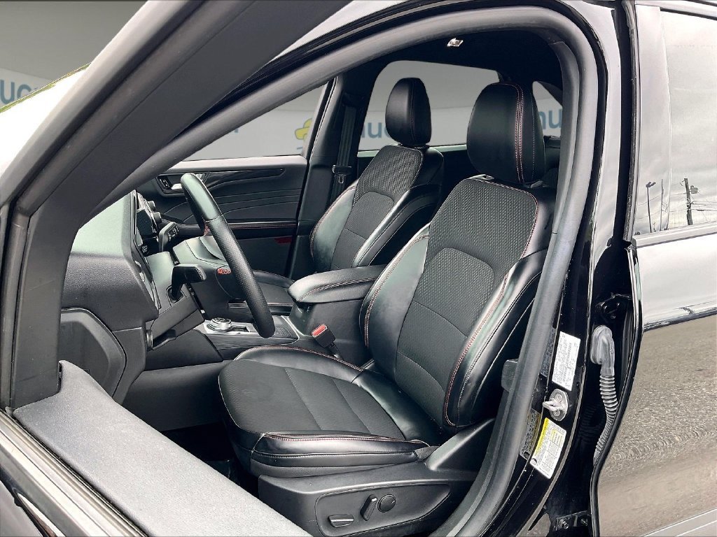 Used 2025 Ford Escape ST-Line Select AWD/4WD image 9