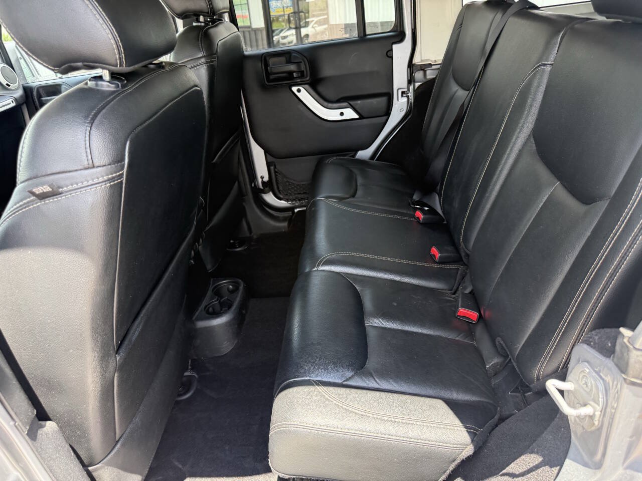 Used 2014 Jeep Wrangler Unlimited Sahara AWD/4WD image 20