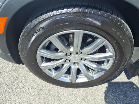 Used 2023 Cadillac XT4 Premium Luxury FWD image 5