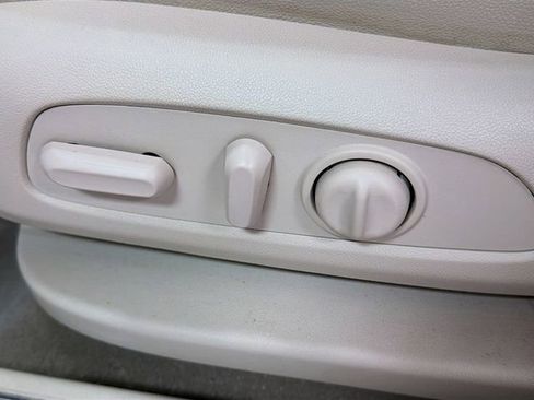 Certified 2023 GMC Acadia Denali w/ Denali Ultimate Package image 18