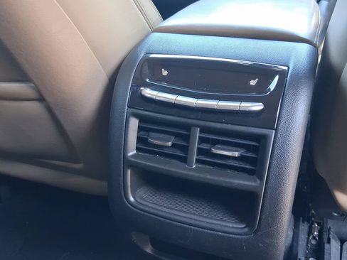 Used 2017 Cadillac XT5 Platinum w/ Driver Assist Package AWD/4WD image 13