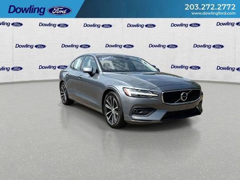 Used 2021 Volvo S60 T5 Momentum w/ Protection Package FWD image 2
