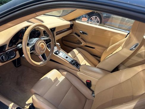 Used 2017 Porsche 911 Carrera RWD image 5