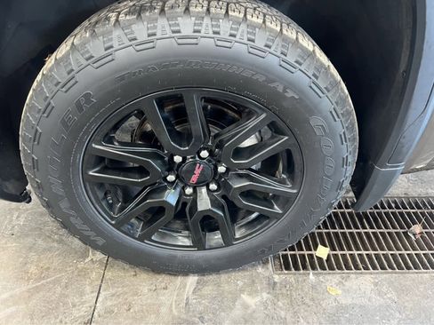 Used 2023 GMC Sierra 1500 Elevation w/ Preferred Package image 14