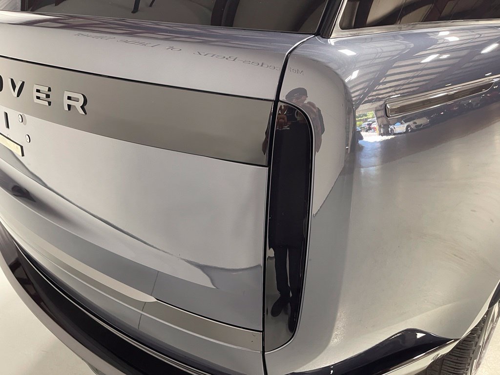 Used 2025 Land Rover Range Rover Autobiography AWD/4WD image 13
