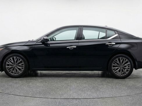 Used 2025 Nissan Altima 2.5 SV image 5