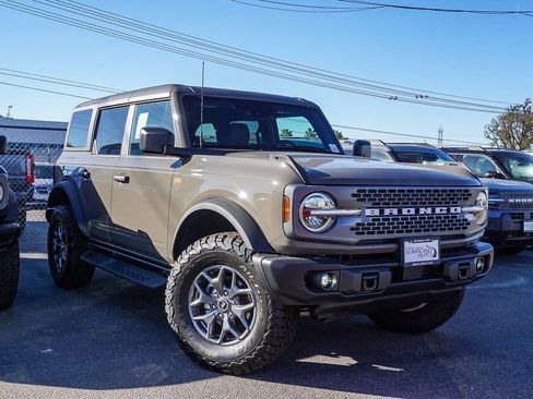 New 2025 Ford Bronco Badlands AWD/4WD image 1