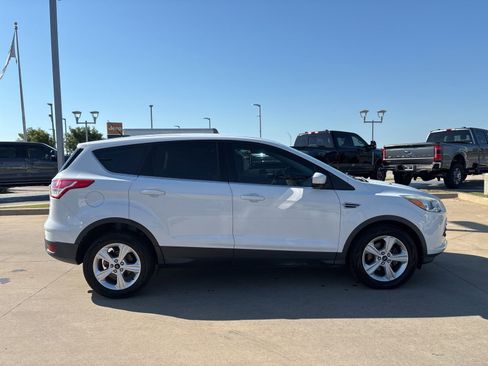 Used 2016 Ford Escape SE FWD image 7