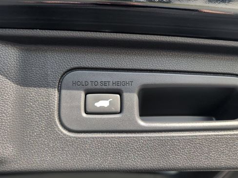 Used 2025 Honda Pilot Elite image 39