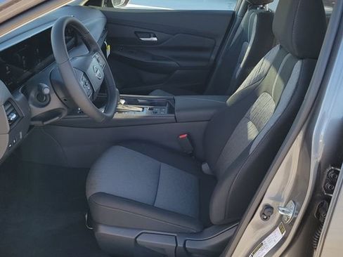 New 2026 Nissan Sentra SV w/ SV Convenience Package FWD image 6