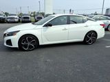 Used 2023 Nissan Altima 2.5 SR image 3