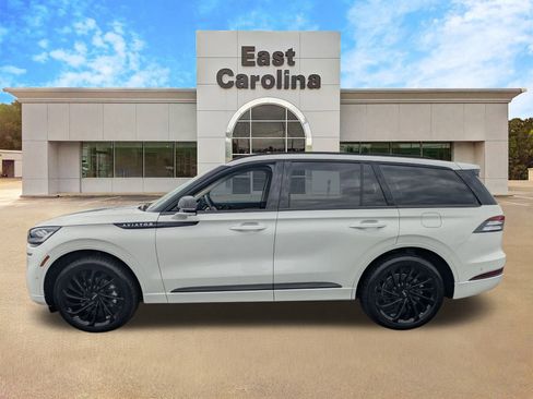 Used 2022 Lincoln Aviator Reserve w/ Equipment Group 201A image 6