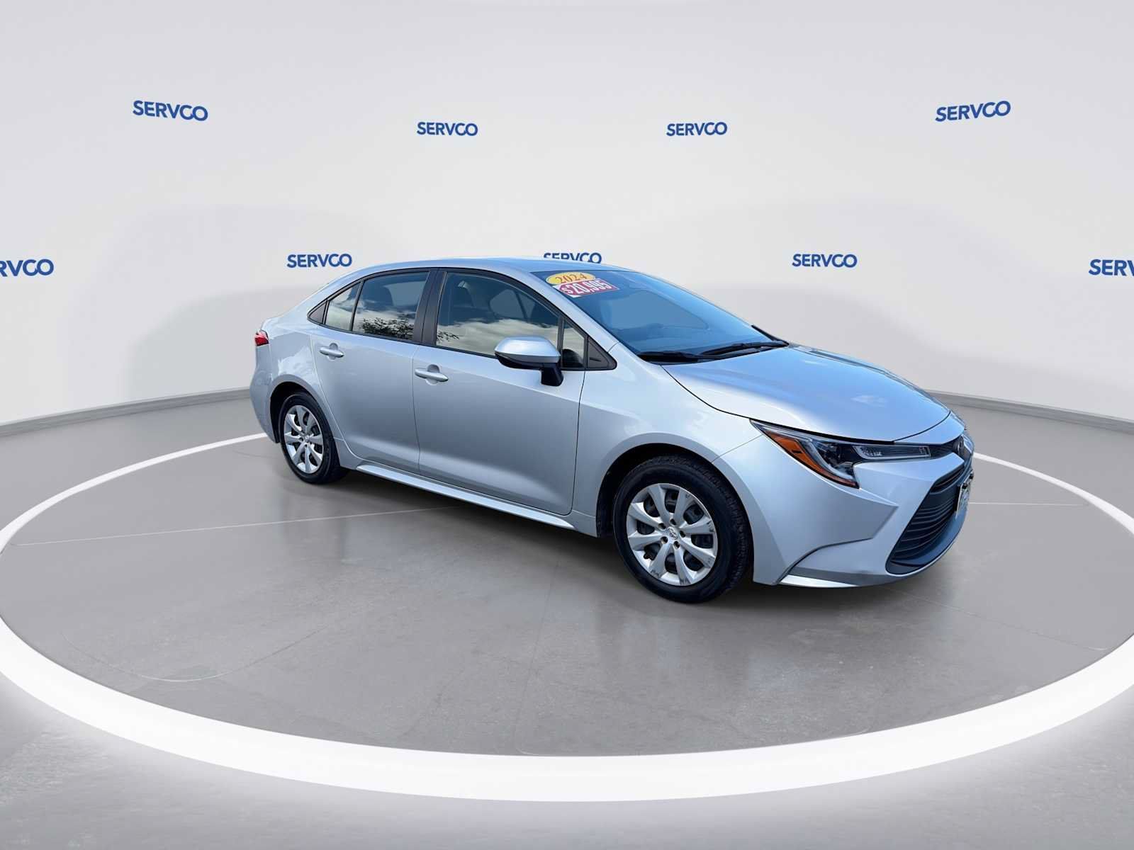 Used 2024 Toyota Corolla LE FWD image 2