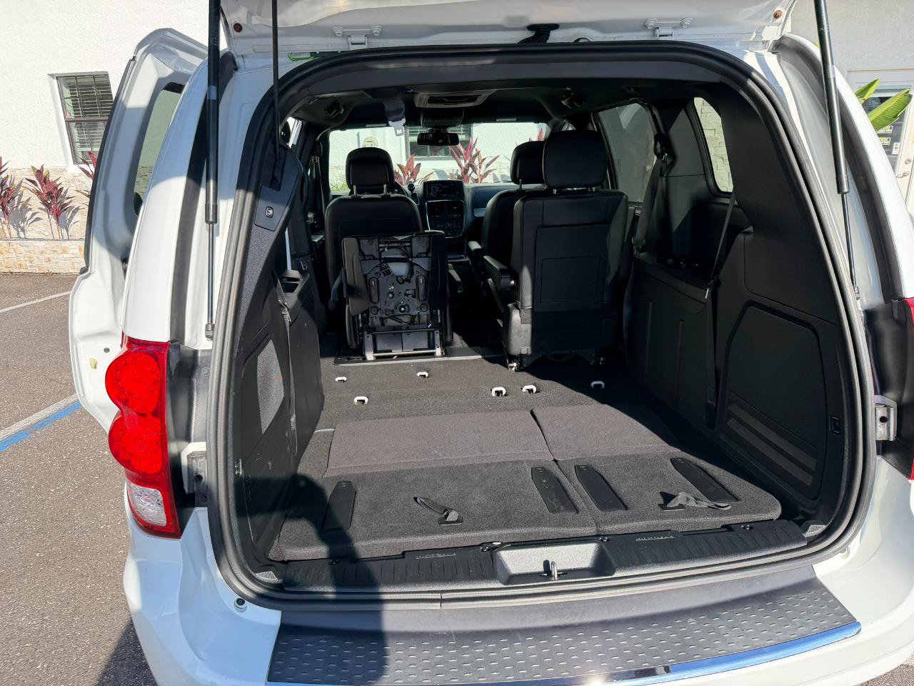 Used 2019 Dodge Grand Caravan GT FWD image 37