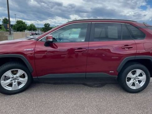 Used 2020 Toyota RAV4 LE AWD/4WD image 5