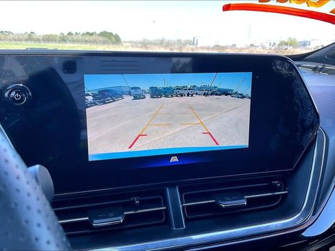 Used 2025 Chevrolet Trax RS w/ Driver Confidence Package image 10