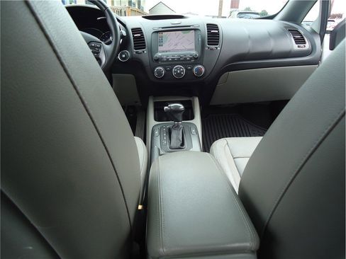 Used 2016 Kia Forte EX w/ EX Premium Package image 18