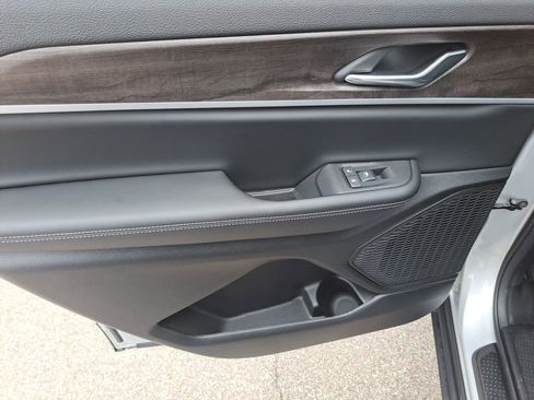 New 2025 Jeep Grand Cherokee L Limited image 19