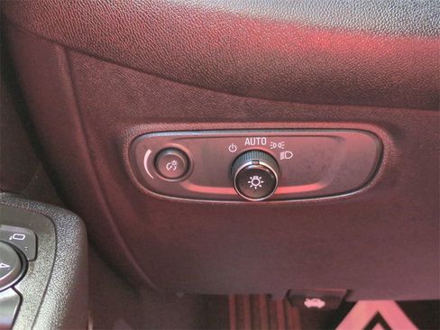 Used 2022 Chevrolet Equinox LT image 18