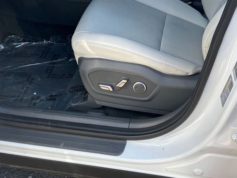 Used 2025 Hyundai Santa Fe SEL AWD/4WD image 27
