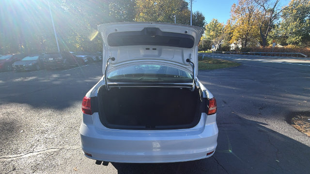 Used 2017 Volkswagen Jetta SE FWD image 14