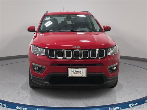 Used 2020 Jeep Compass Latitude image 3