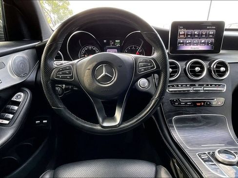 Used 2019 Mercedes-Benz GLC 350e 4MATIC w/ Premium Package image 7