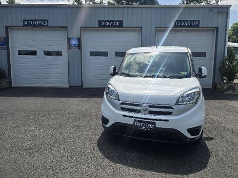 Used 2017 RAM ProMaster City Tradesman SLT w/ Rear Back-up Camera Group FWD image 2