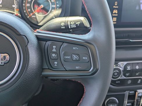 Used 2024 Jeep Gladiator Rubicon w/ Safety Group AWD/4WD image 20