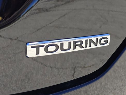 New 2025 Honda Pilot Touring image 15