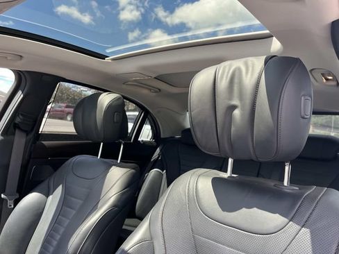 Used 2019 Mercedes-Benz S 560 4MATIC Sedan image 33