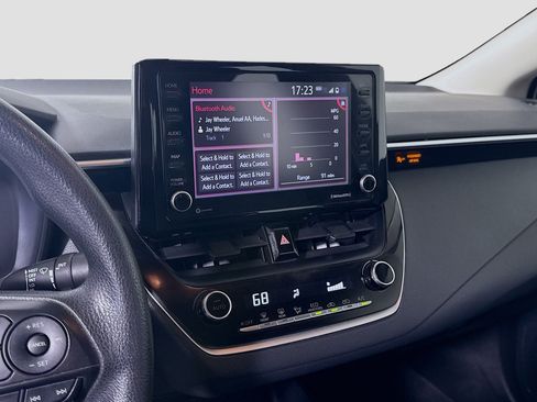 Used 2022 Toyota Corolla LE image 18