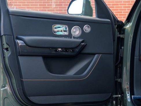 Used 2025 Rolls-Royce Cullinan Black Badge AWD/4WD image 36