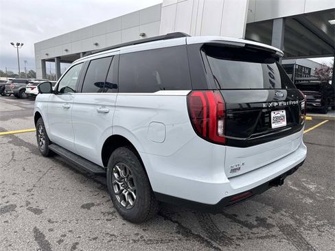 New 2026 Ford Expedition Active image 7