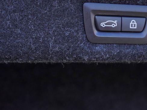 Used 2018 BMW M5 image 32