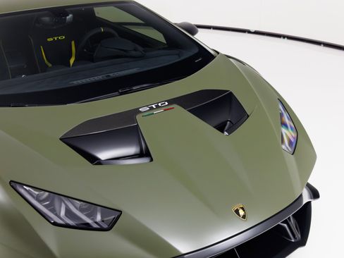 Used 2022 Lamborghini Huracan STO image 48