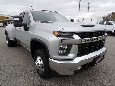 Used 2022 Chevrolet Silverado 3500 LT w/ Convenience Package image 11